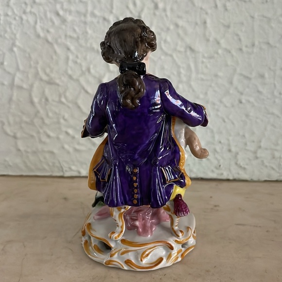 Vintage Sitzendorf porcelain figurine of Baroque man with young lamb - Picture 3 of 6